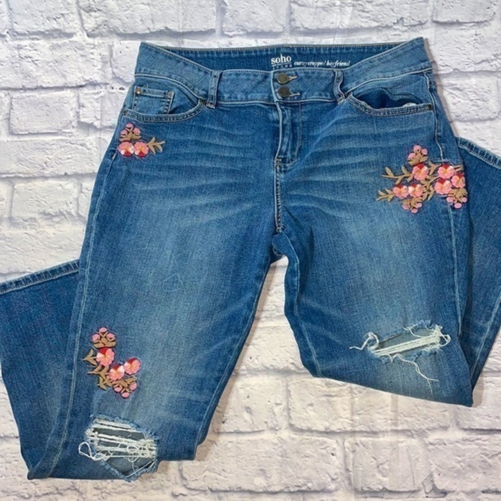 NY&Co Boho Floral Embroidery Distressed Denim Soho Curvy Cropped Boyfriend Jeans